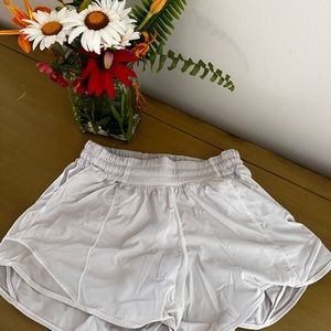 Lululemon Hotty Hot High-Rise Lined Short 2.5"